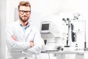 Optometrist vs Ophthalmologist vs Optician: The Difference?